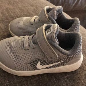 Nike Revolution 3 toddler shoe